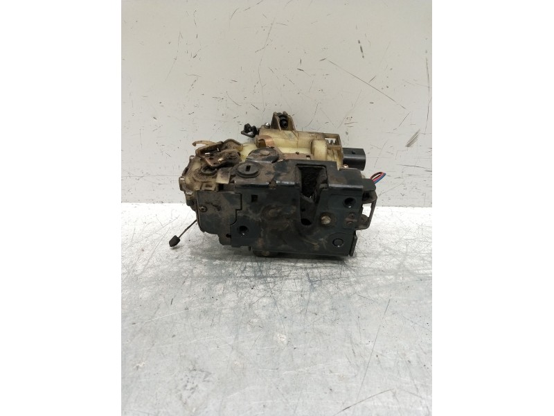 Recambio de motor cierre centralizado trasero izquierdo para seat toledo ii (1m2) 1.6 16v referencia OEM IAM 3B7839015M 4P 