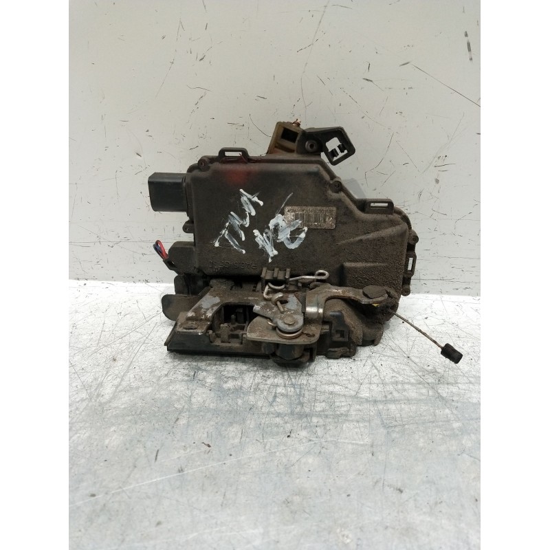 Recambio de motor cierre centralizado trasero izquierdo para seat toledo ii (1m2) 1.6 16v referencia OEM IAM 3B7839015M 4P 