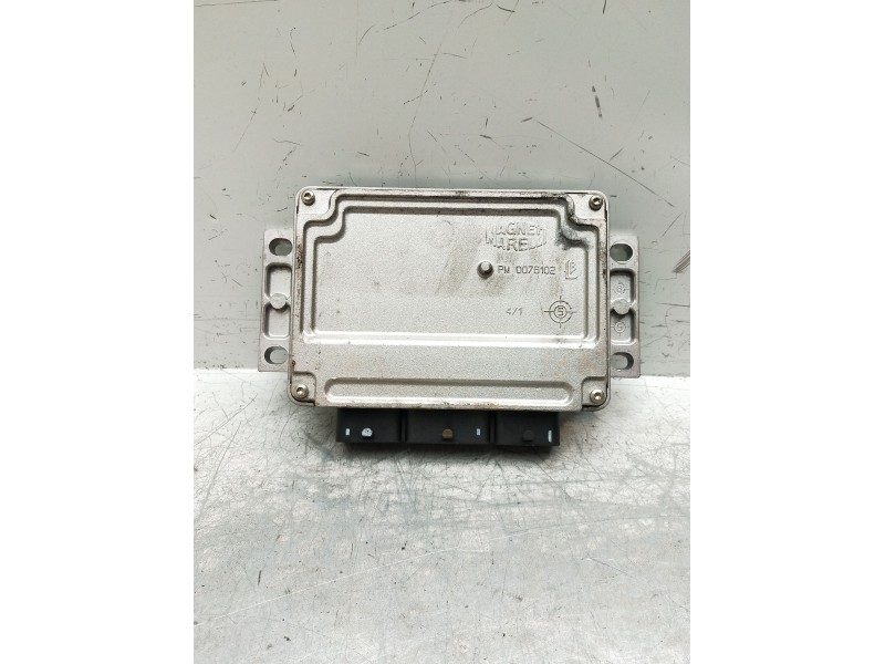 Recambio de centralita motor uce para citroën c4 coupe referencia OEM IAM SW16717064 9661168480 9657649480