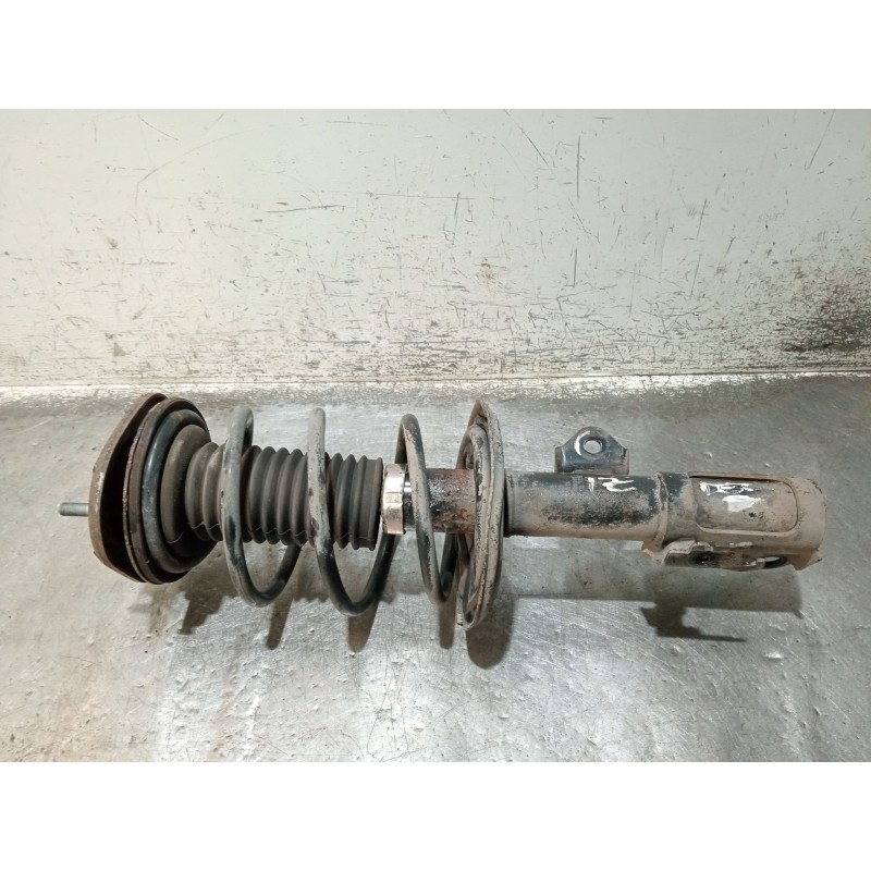 Recambio de amortiguador delantero izquierdo para toyota auris (_e15_) 1.4 d-4d (nde150_) referencia OEM IAM 4852002390  