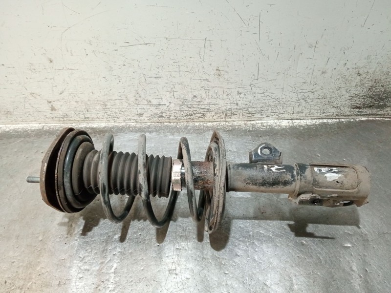 Recambio de amortiguador delantero izquierdo para toyota auris (_e15_) 1.4 d-4d (nde150_) referencia OEM IAM 4852002390  