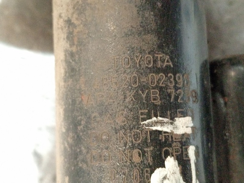 Recambio de amortiguador delantero izquierdo para toyota auris (_e15_) 1.4 d-4d (nde150_) referencia OEM IAM 4852002390  