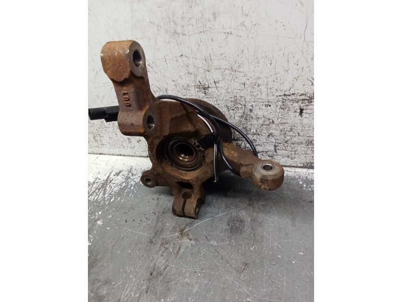 Recambio de mangueta delantera derecha para nissan micra iii (k12) 1.2 16v referencia OEM IAM   