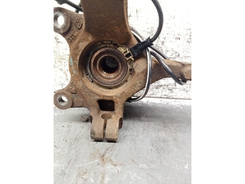 Recambio de mangueta delantera derecha para nissan micra iii (k12) 1.2 16v referencia OEM IAM   