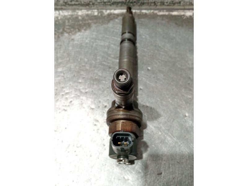 Recambio de inyector para opel astra h gtc (a04) 1.7 cdti (l08) referencia OEM IAM 0445110175 BOSCH 