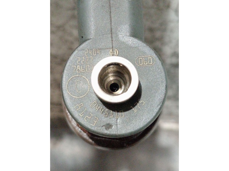 Recambio de inyector para opel astra h gtc (a04) 1.7 cdti (l08) referencia OEM IAM 0445110175 BOSCH 