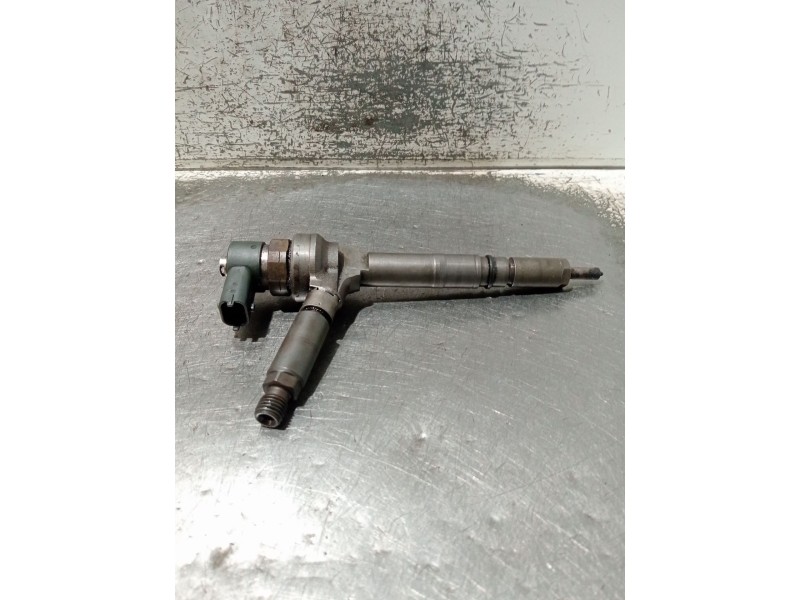 Recambio de inyector para opel astra h gtc (a04) 1.7 cdti (l08) referencia OEM IAM 0445110175 BOSCH 