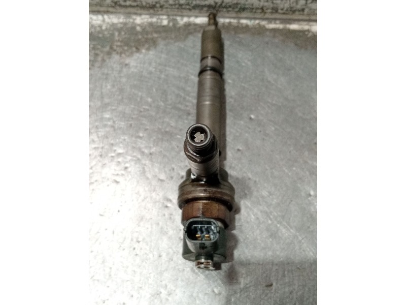 Recambio de inyector para opel astra h gtc (a04) 1.7 cdti (l08) referencia OEM IAM 0445110175 BOSCH 