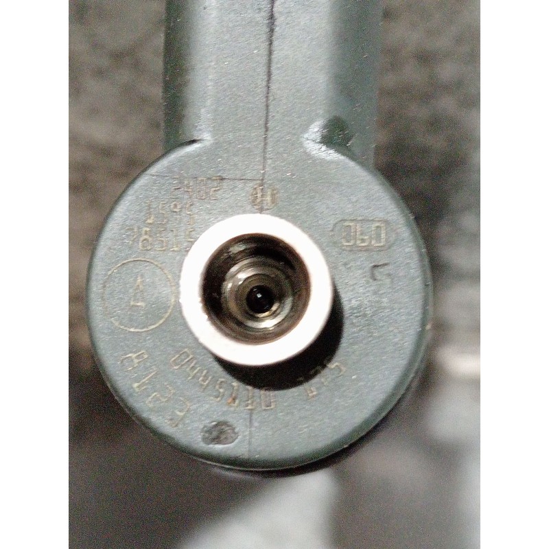 Recambio de inyector para opel astra h gtc (a04) 1.7 cdti (l08) referencia OEM IAM 0445110175 BOSCH 