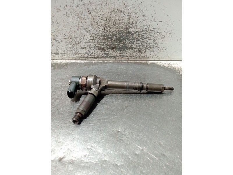 Recambio de inyector para opel astra h gtc (a04) 1.7 cdti (l08) referencia OEM IAM 0445110175 BOSCH 