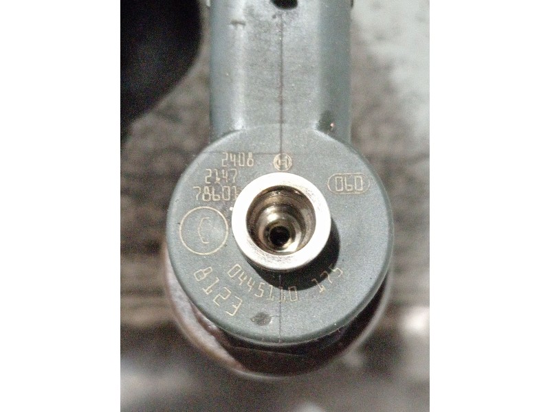 Recambio de inyector para opel astra h gtc (a04) 1.7 cdti (l08) referencia OEM IAM 0445110175 BOSCH 