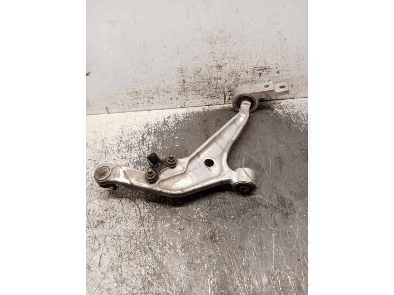 Recambio de brazo suspension inferior delantero izquierdo para nissan x-trail i (t30) 2.5 4x4 referencia OEM IAM   