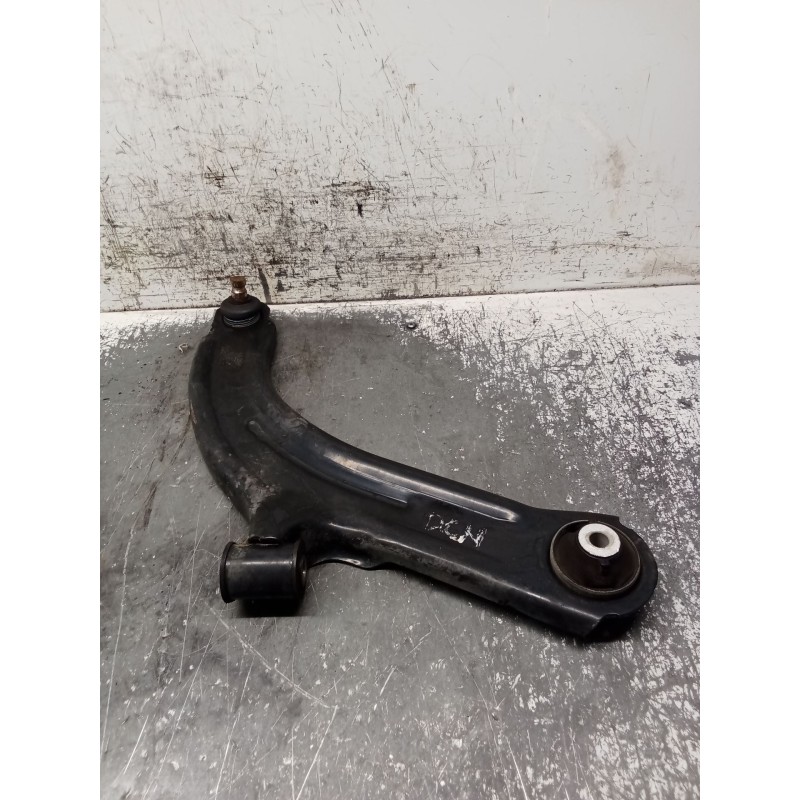 Recambio de brazo suspension inferior delantero derecho para nissan micra iii (k12) 1.2 16v referencia OEM IAM   