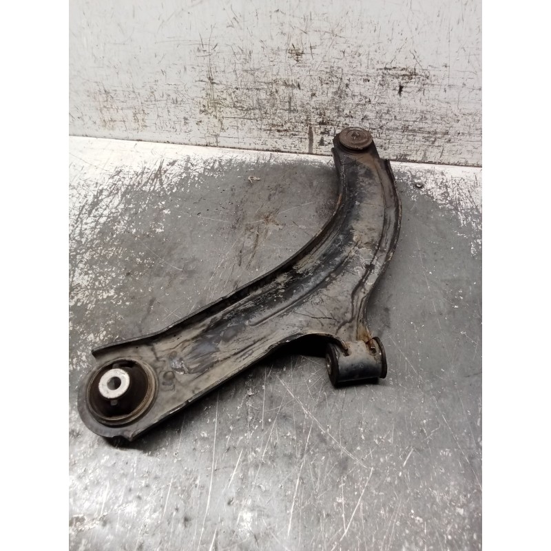 Recambio de brazo suspension inferior delantero derecho para nissan micra iii (k12) 1.2 16v referencia OEM IAM   