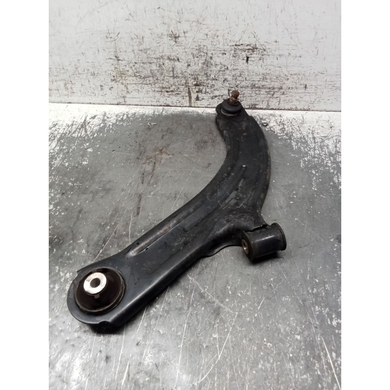 Recambio de brazo suspension inferior delantero izquierdo para nissan micra iii (k12) 1.2 16v referencia OEM IAM   