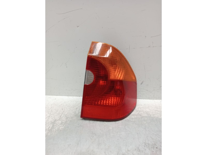 Recambio de piloto trasero derecho para bmw x3 (e83) 2.0 d referencia OEM IAM 3418438  