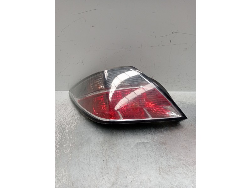 Recambio de piloto trasero izquierdo para opel astra h gtc (a04) 1.7 cdti (l08) referencia OEM IAM 13252443 93357459 