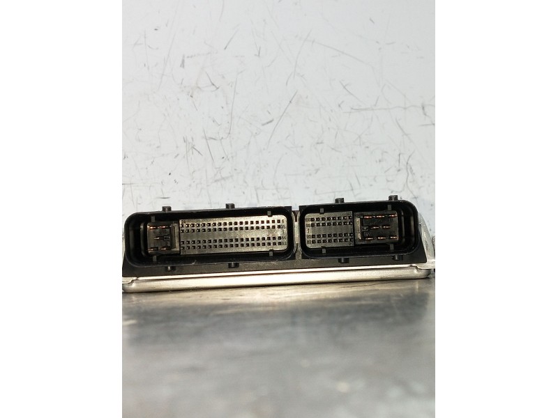 Recambio de centralita motor uce para audi a4 b6 avant (8e5) 2.0 referencia OEM IAM 8E0909557H  