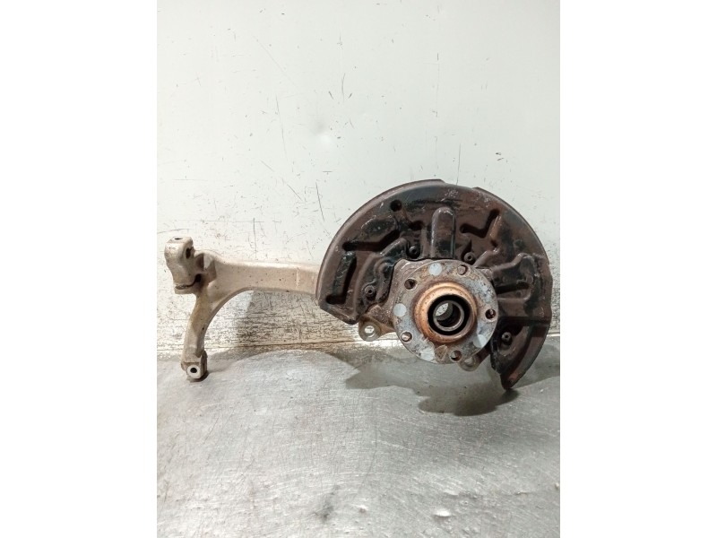 Recambio de mangueta delantera derecha para audi a4 b6 avant (8e5) 2.0 referencia OEM IAM 8E0407242  