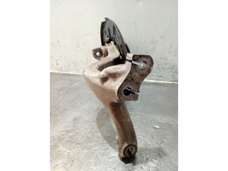 Recambio de mangueta delantera derecha para audi a4 b6 avant (8e5) 2.0 referencia OEM IAM 8E0407242  