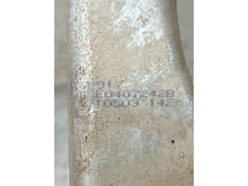 Recambio de mangueta delantera derecha para audi a4 b6 avant (8e5) 2.0 referencia OEM IAM 8E0407242  