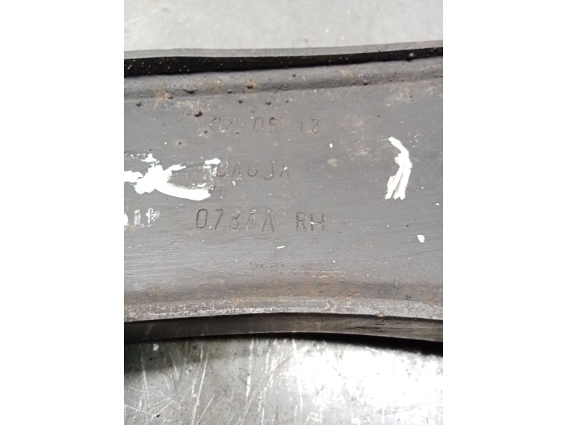 Recambio de brazo suspension inferior delantero derecho para ford tourneo connect 1.8 tdci referencia OEM IAM 070512 078AARH 