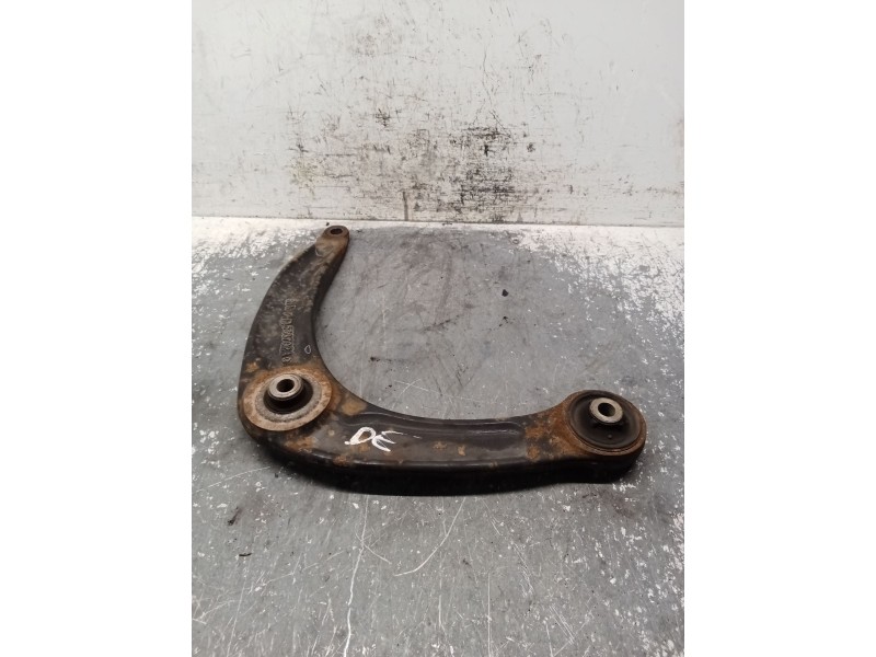 Recambio de brazo suspension inferior delantero derecho para citroën c4 grand picasso i (ua_) 1.6 hdi referencia OEM IAM 566792A