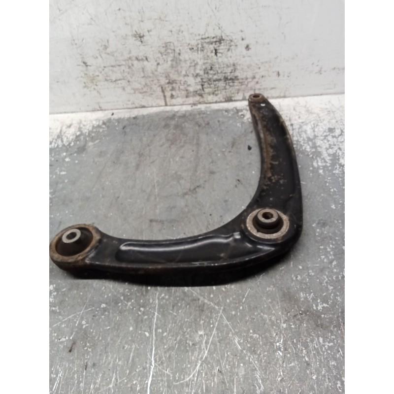 Recambio de brazo suspension inferior delantero derecho para citroën c4 grand picasso i (ua_) 1.6 hdi referencia OEM IAM 566792A