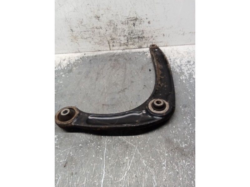 Recambio de brazo suspension inferior delantero derecho para citroën c4 grand picasso i (ua_) 1.6 hdi referencia OEM IAM 566792A