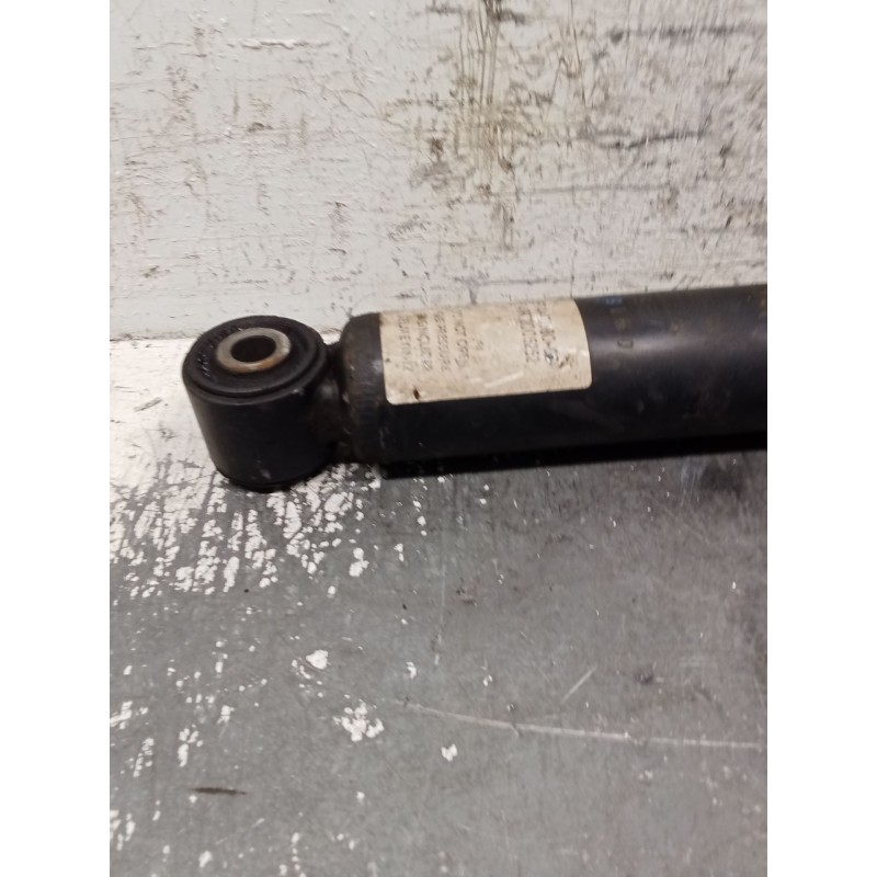 Recambio de amortiguador trasero izquierdo para ford tourneo connect 1.8 tdci referencia OEM IAM 009160  