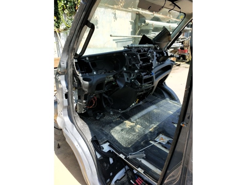 Recambio de cabina para iveco daily vi caja/chasis 33s14, 35s14, 35c14 referencia OEM IAM   