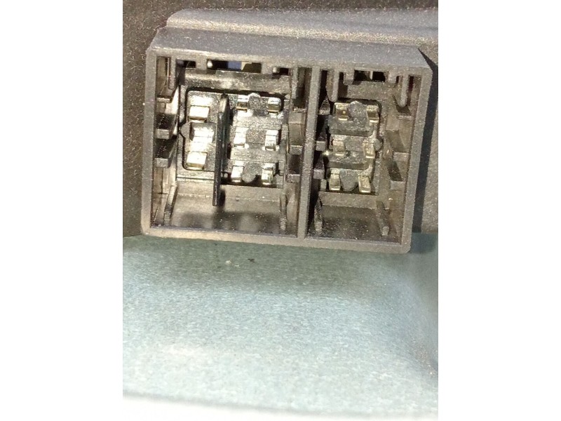 Recambio de elevalunas delantero derecho para volkswagen polo iv (9n_, 9a_) 1.4 tdi referencia OEM IAM q3837402aa 3p 