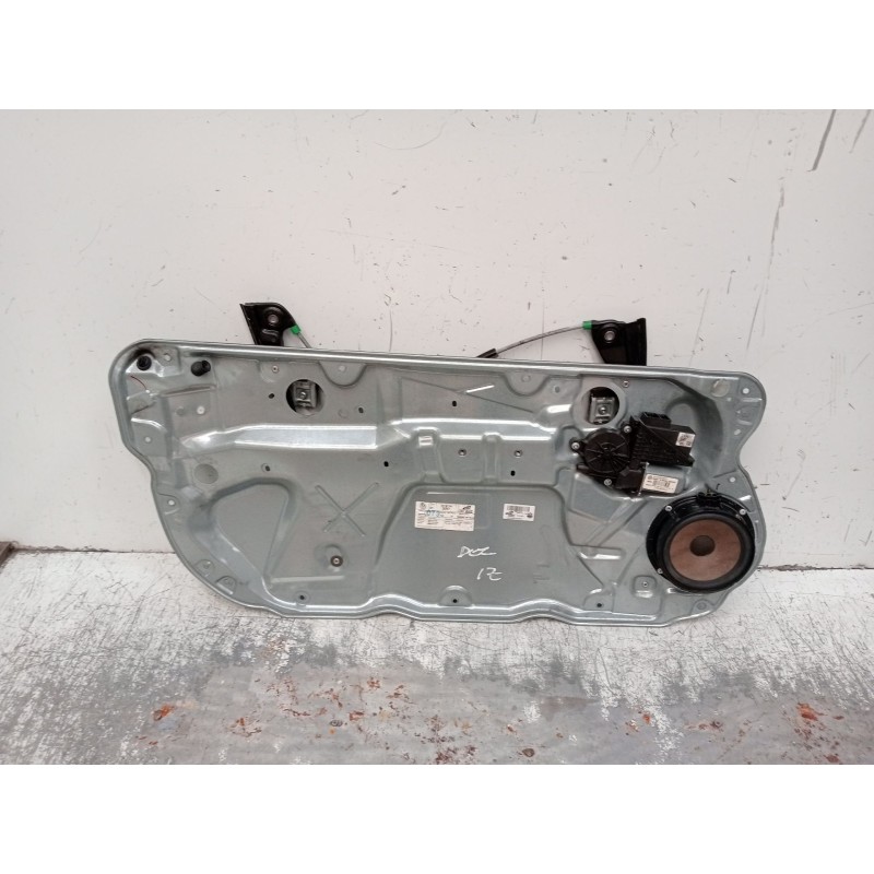 Recambio de elevalunas delantero izquierdo para volkswagen polo iv (9n_, 9a_) 1.4 tdi referencia OEM IAM q3837401aa 3p 