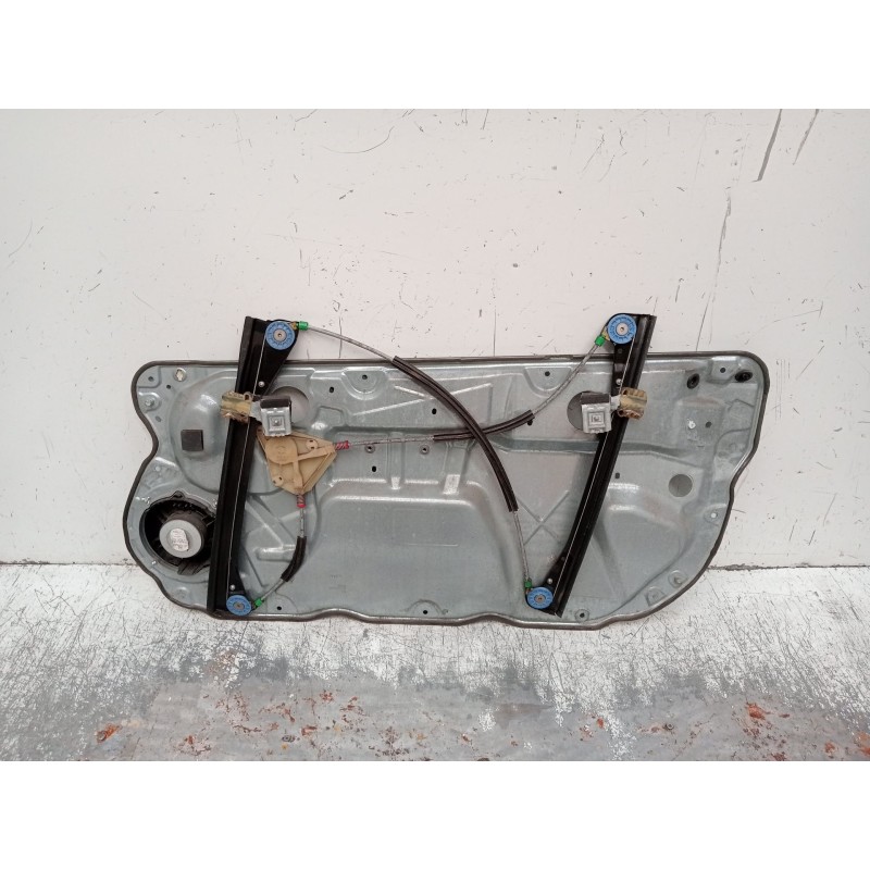 Recambio de elevalunas delantero izquierdo para volkswagen polo iv (9n_, 9a_) 1.4 tdi referencia OEM IAM q3837401aa 3p 