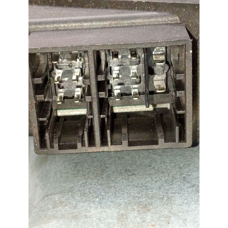 Recambio de elevalunas delantero izquierdo para volkswagen polo iv (9n_, 9a_) 1.4 tdi referencia OEM IAM q3837401aa 3p 