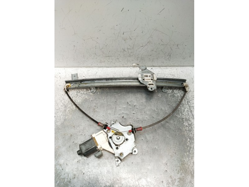 Recambio de elevalunas delantero izquierdo para nissan micra iii (k12) 1.2 16v referencia OEM IAM 0130822202 2P 