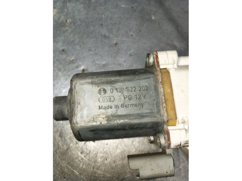 Recambio de elevalunas delantero izquierdo para nissan micra iii (k12) 1.2 16v referencia OEM IAM 0130822202 2P 