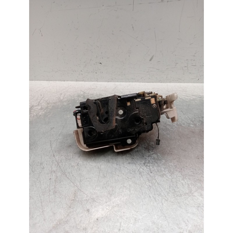 Recambio de motor cierre centralizado delantero derecho para volkswagen polo iv (9n_, 9a_) 1.4 tdi referencia OEM IAM  3p 