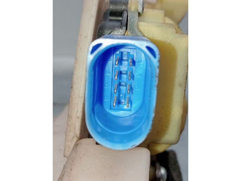 Recambio de motor cierre centralizado delantero derecho para volkswagen polo iv (9n_, 9a_) 1.4 tdi referencia OEM IAM  3p 