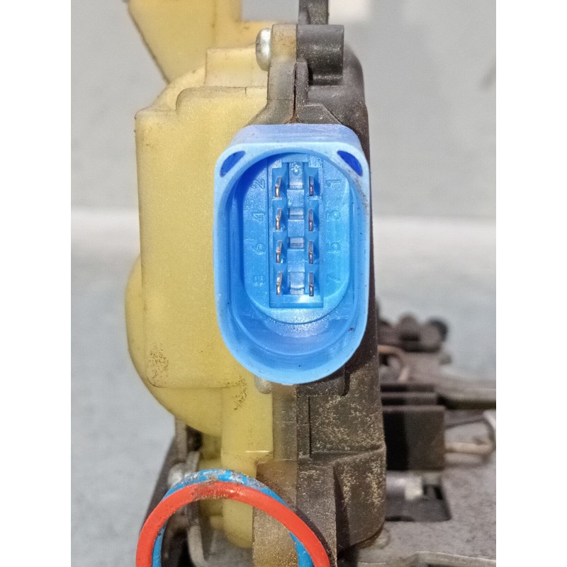 Recambio de motor cierre centralizado delantero izquierdo para volkswagen polo iv (9n_, 9a_) 1.4 tdi referencia OEM IAM 3b183701