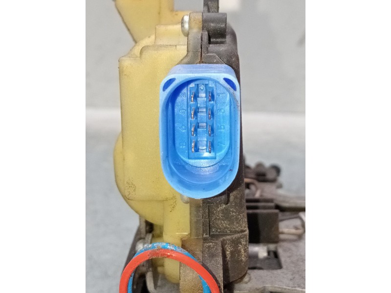 Recambio de motor cierre centralizado delantero izquierdo para volkswagen polo iv (9n_, 9a_) 1.4 tdi referencia OEM IAM 3b183701