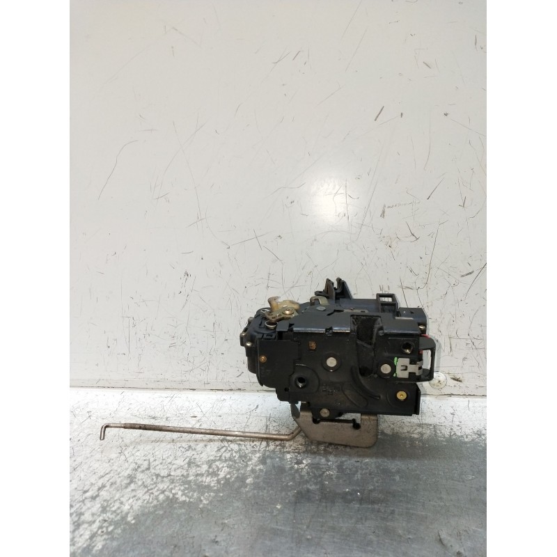 Recambio de motor cierre centralizado delantero izquierdo para audi a4 b6 avant (8e5) 2.0 referencia OEM IAM 4B1837015G  