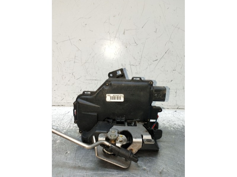 Recambio de motor cierre centralizado trasero derecho para audi a4 b6 avant (8e5) 2.0 referencia OEM IAM 8E0839016C  