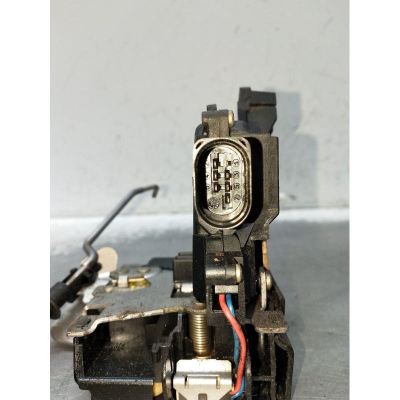 Recambio de motor cierre centralizado trasero derecho para audi a4 b6 avant (8e5) 2.0 referencia OEM IAM 8E0839016C  