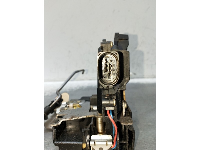 Recambio de motor cierre centralizado trasero derecho para audi a4 b6 avant (8e5) 2.0 referencia OEM IAM 8E0839016C  