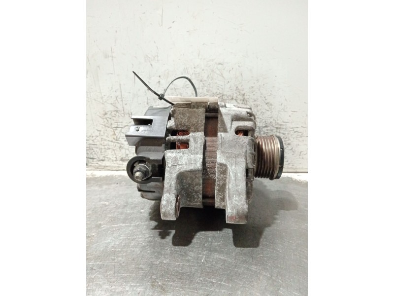 Recambio de alternador para kia sportage spirit 2wd referencia OEM IAM 373002F350 2617532 