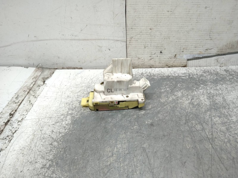 Recambio de motor cierre centralizado trasero derecho para ford focus turnier (cak) ambiente referencia OEM IAM XS41A26412BH  5P