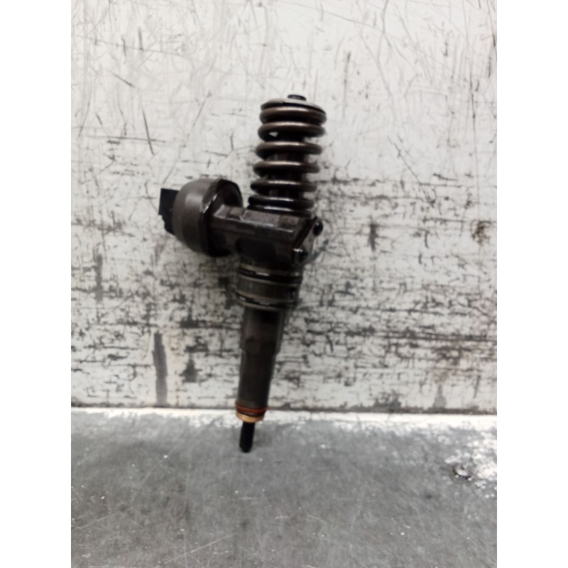 Recambio de inyector para volkswagen polo iv (9n_, 9a_) 1.4 tdi referencia OEM IAM 038130073BN 0414720313 BOSCH