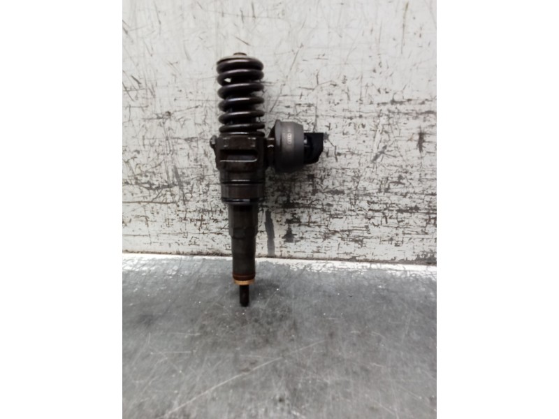 Recambio de inyector para volkswagen polo iv (9n_, 9a_) 1.4 tdi referencia OEM IAM 0381300073BN 0414720313 