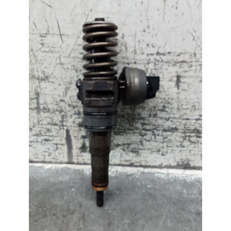 Recambio de inyector para volkswagen polo iv (9n_, 9a_) 1.4 tdi referencia OEM IAM 038130073BN 0414720313 BOSCH